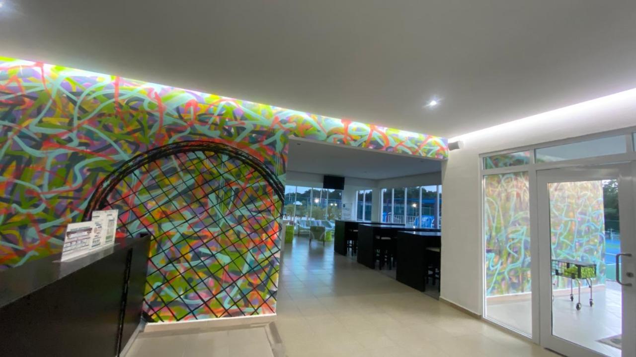 Cancun Tennis Inn Cancún Esterno foto