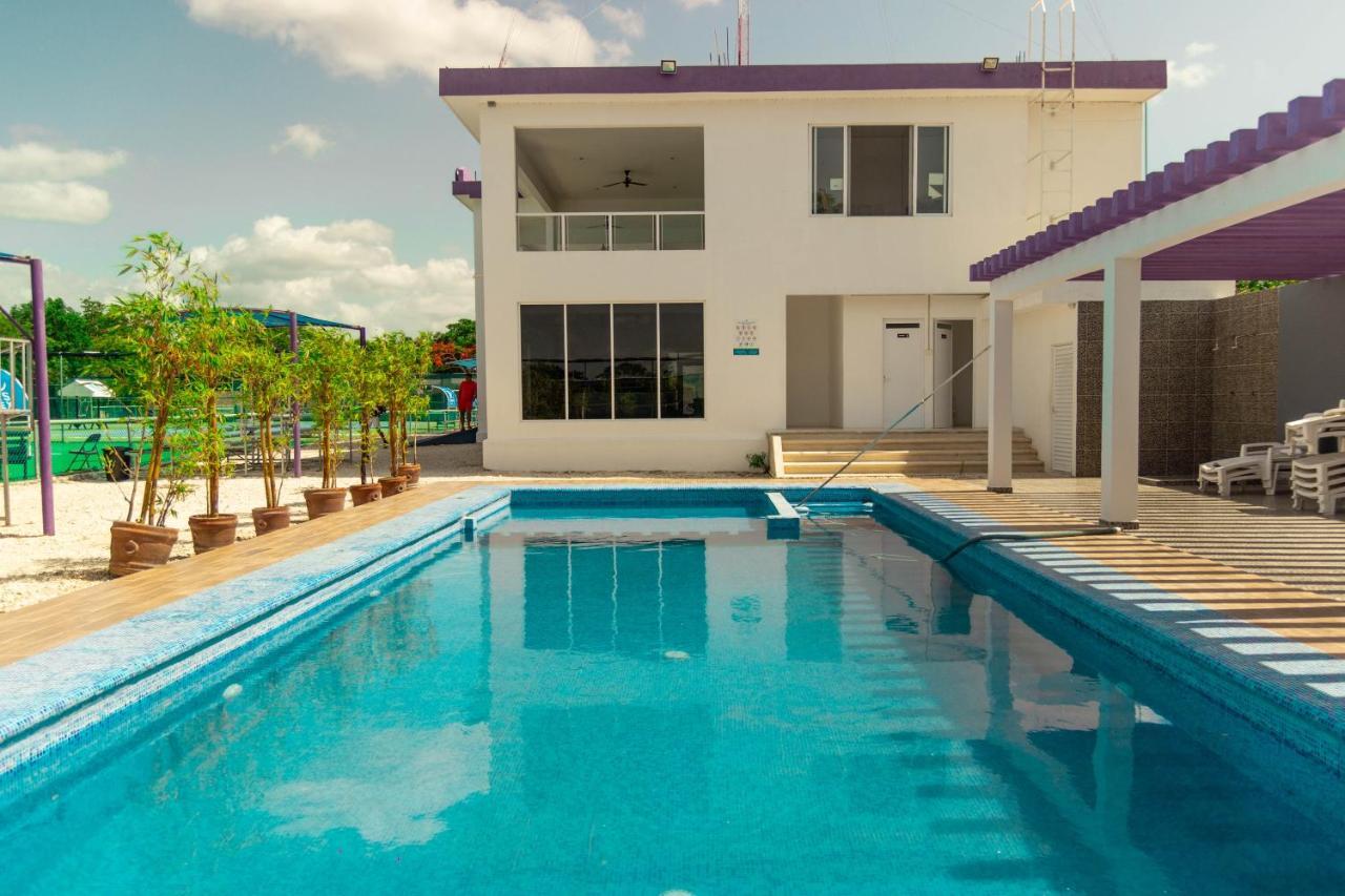 Cancun Tennis Inn Cancún Esterno foto