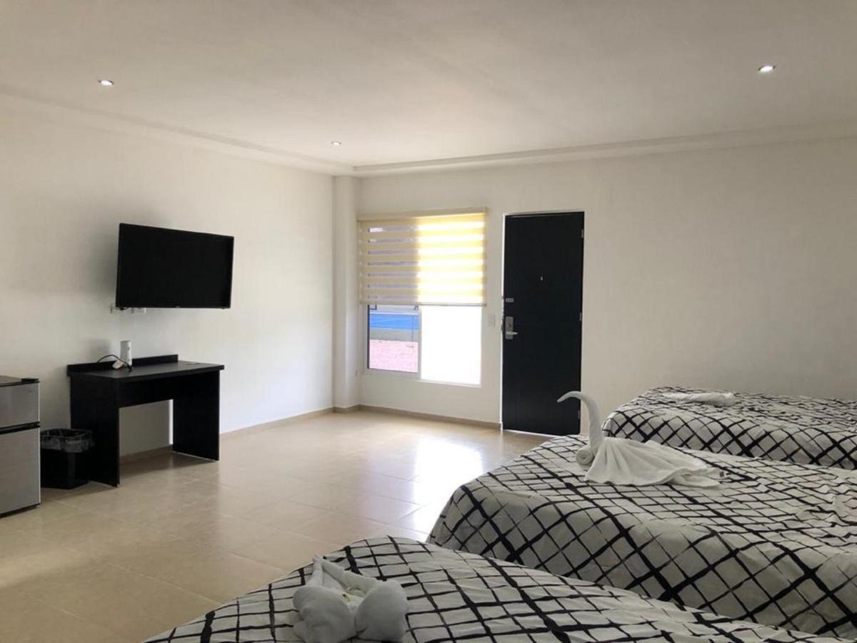 Cancun Tennis Inn Cancún Esterno foto